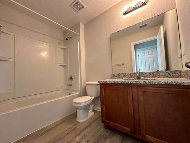 Building Photo - Pritchard Point - Three Bedroom Home
