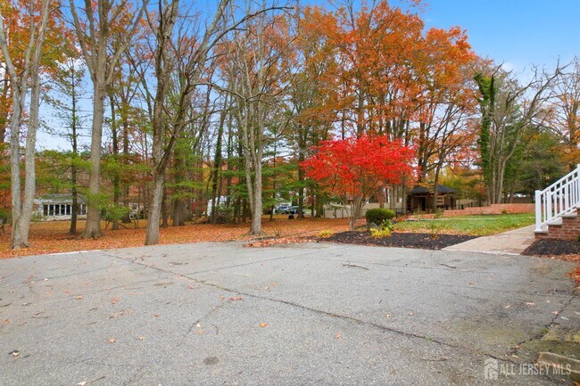 Building Photo - 28 Southfield Rd