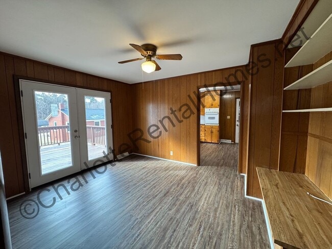 Building Photo - Brick ranch with brick workshop