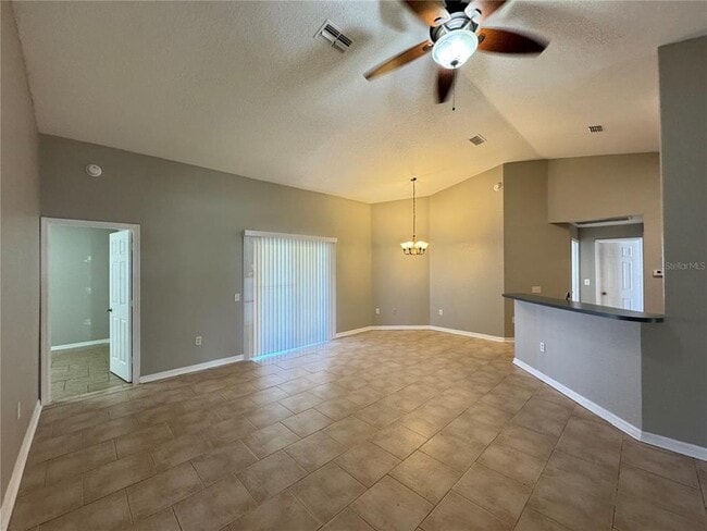Building Photo - 725 Pelican Ct