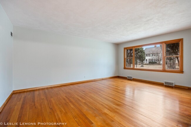 Building Photo - 815 N Ellsworth St