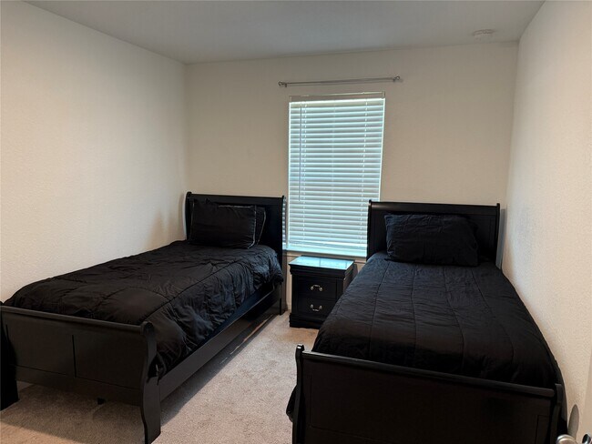 Building Photo - 1008 Caramel Shrs Dr