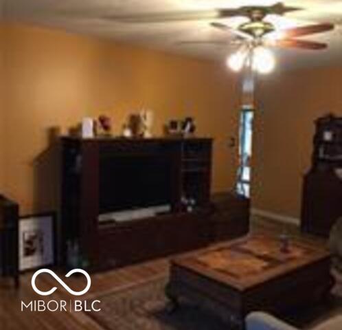 Building Photo - 8065 Hoover Ln