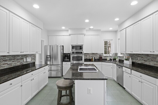 Building Photo - 47627 Rhyolite Pl