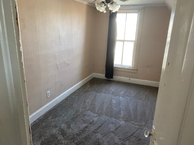 Bedroom 2 - 22 8th Ave SW
