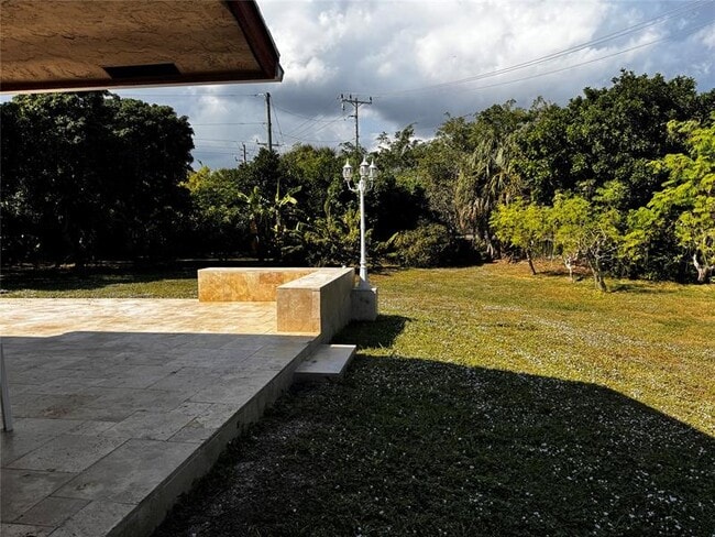 Building Photo - 401 NW 23rd St