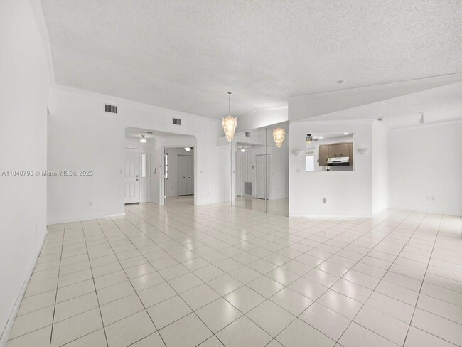 Building Photo - 2670 SE 7th Pl