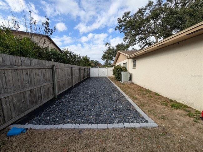 Building Photo - 1117 Lakemont Dr