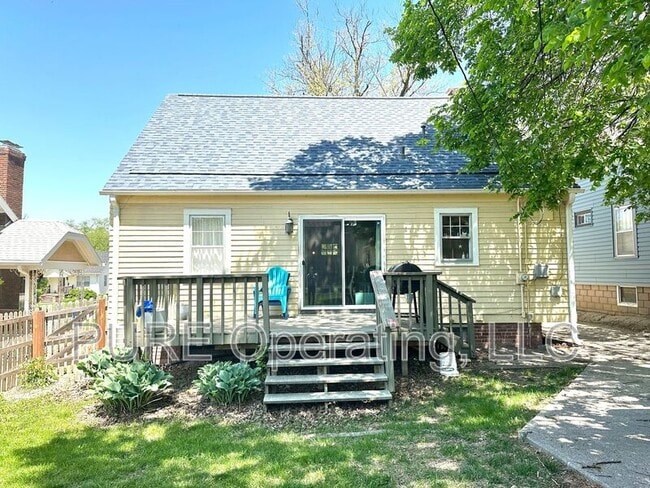 Primary Photo - 4679 Poppleton Ave