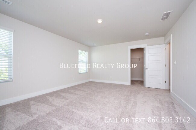 Building Photo - 69 Galley Ln