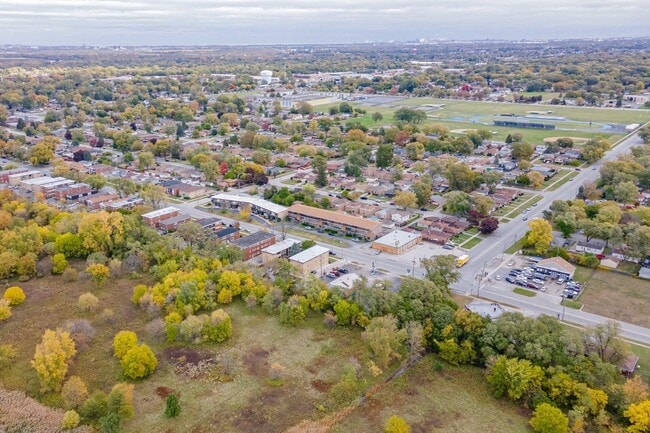 Building Photo - 15334 Doctor M.L.K. Jr Dr