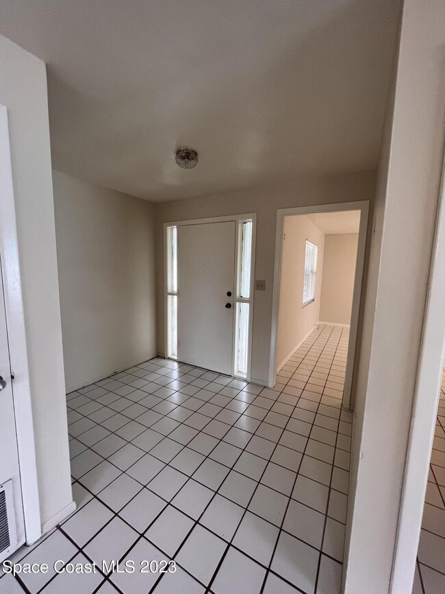 Building Photo - 40 Carib Dr