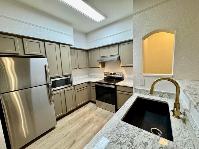 Building Photo - 2801 Chancellorsville Dr