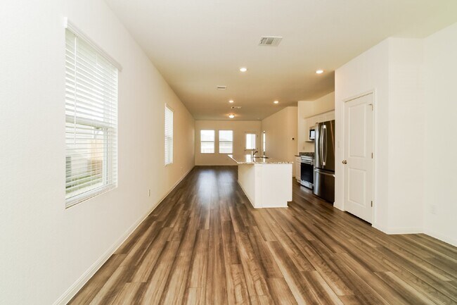 Building Photo - 141 Rubrum Rd