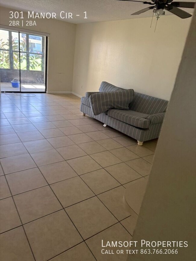 Building Photo - 301 Manor Cir