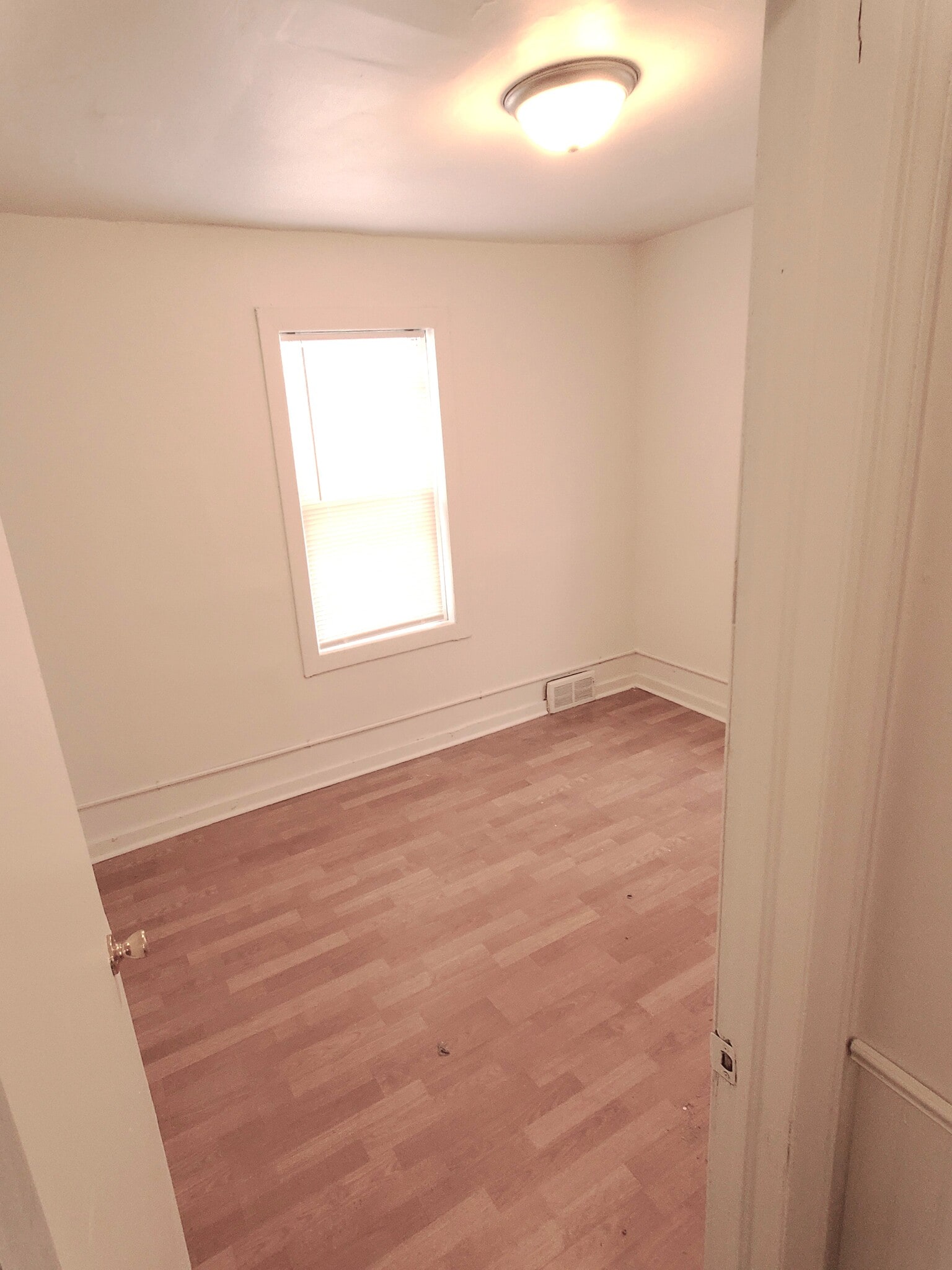 1st Floor bedroom #2 10x8 - 1701 168th St