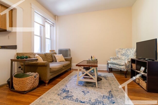Building Photo - 9/1 Coolidge Corner 3BR with equal sized bedrooms, heat inc, sunroom!