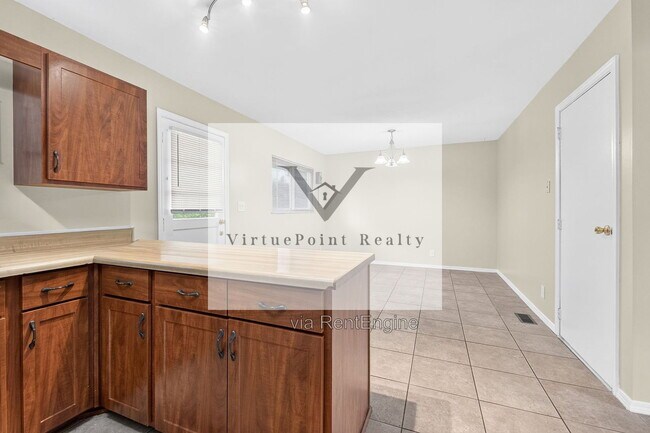 Building Photo - 244 S Murray Hill Rd