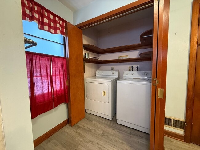 Building Photo - Single Family Home with Two Car Garage