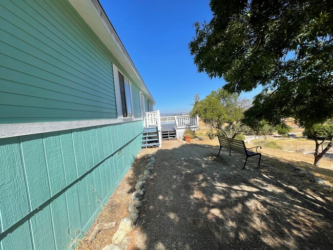 Building Photo - Country Living Meets Livestock-Friendly Co...