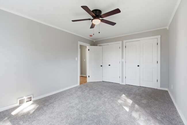 Building Photo - 1440 E Locust St