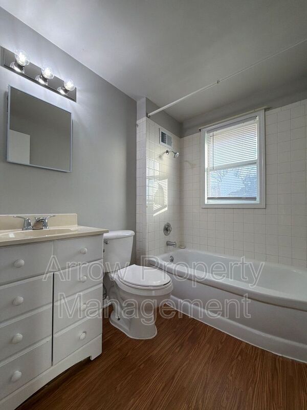 Building Photo - 5501 Benton St