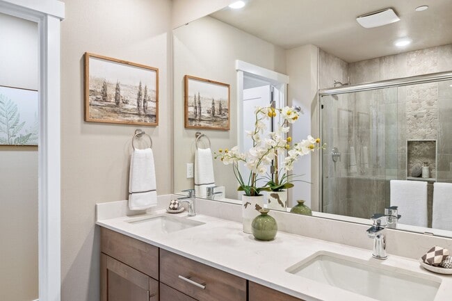 Building Photo - 3 Bed | 3.5 Bathroom | 1626 Sq Ft | $3,400