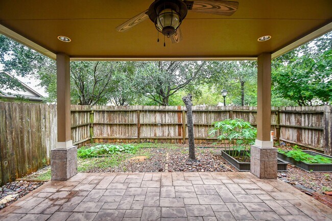 Building Photo - 3126 Clearview Cir