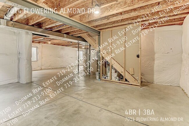 Building Photo - Ridgeview Single Family Home