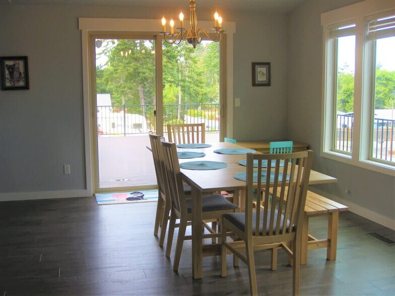 Building Photo - 2114 W 6th St