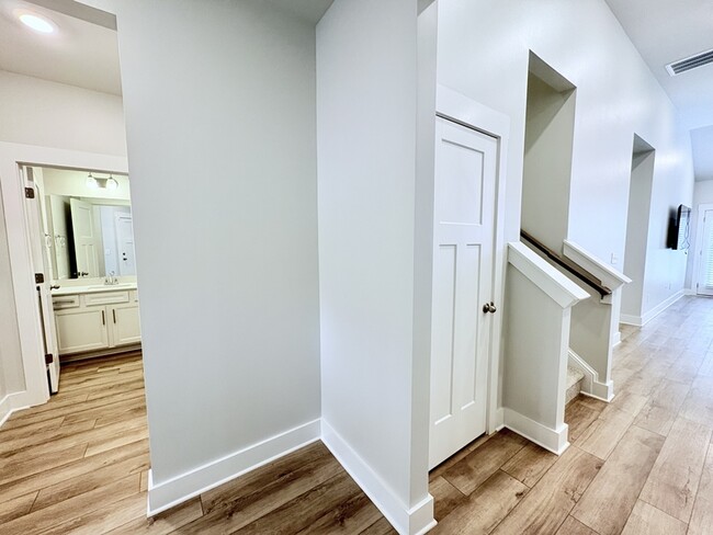 Building Photo - 203 Grange Vly Ln