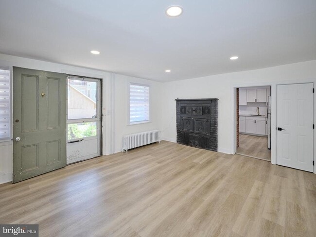 Building Photo - 14 W Bridge St