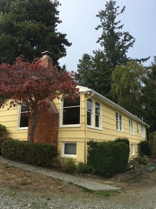 Building Photo - 261 Eagle Pl NE