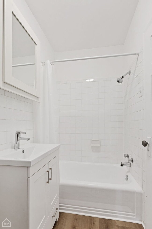 Building Photo - 107 1/2 Dean St