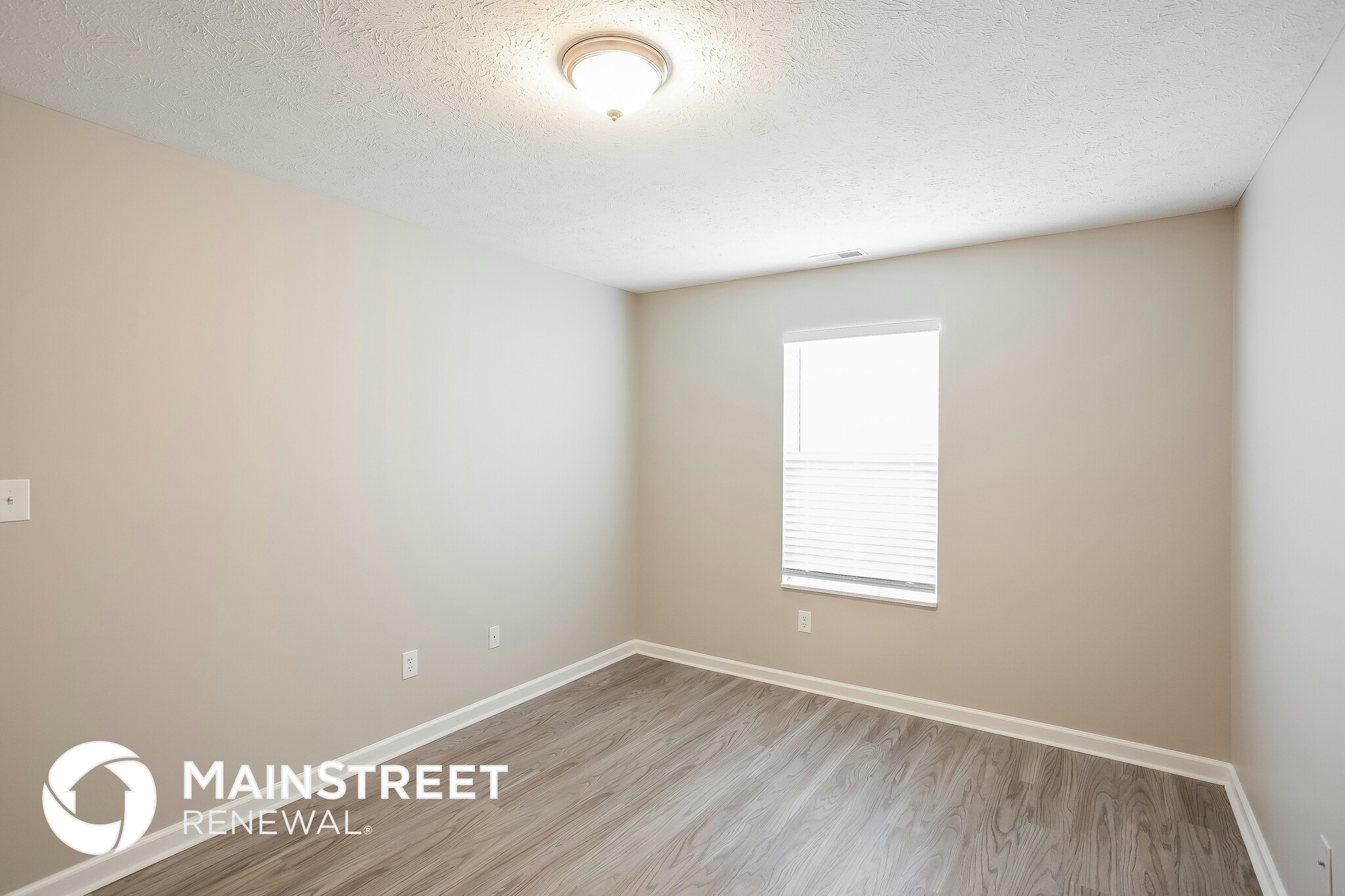 Building Photo - 10715 Tanbark Dr