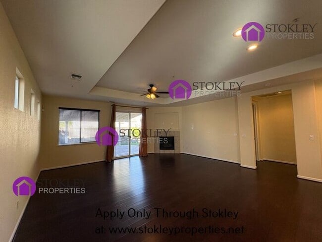 Building Photo - 2573 Tampico Dr