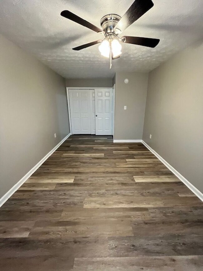 Building Photo - Stunning 2-bedroom, 2.5-bathroom townhouse