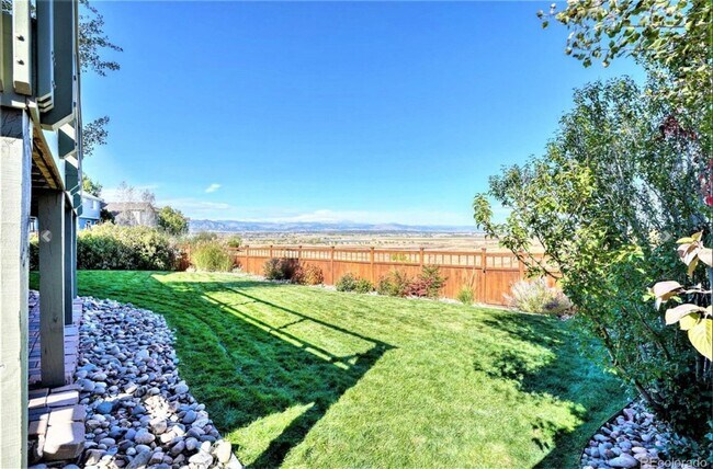 Building Photo - Elegant 4-Bedroom, 3 bathroom Home with Fi...