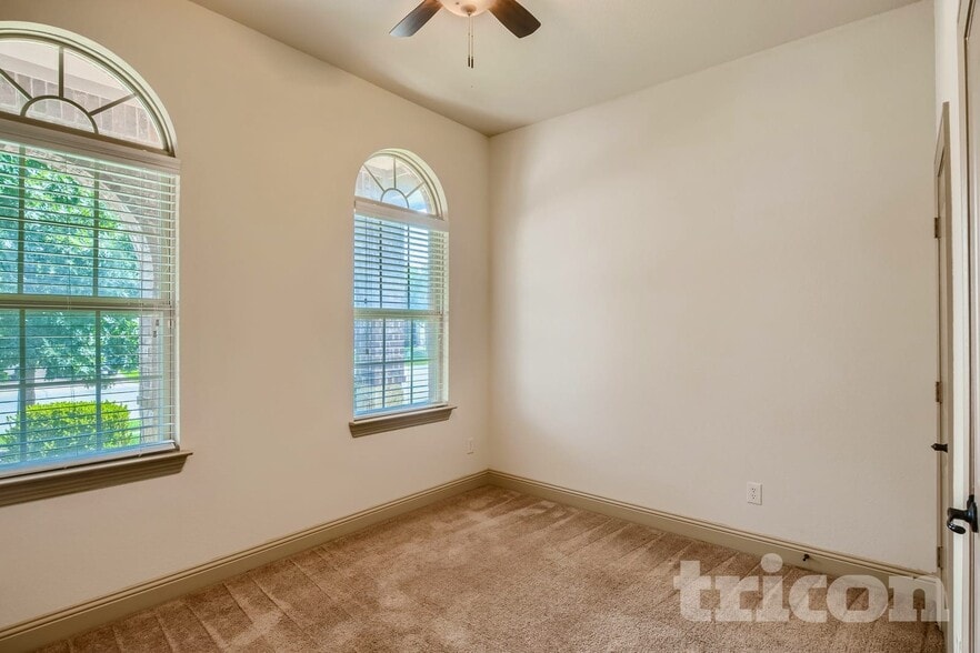 Building Photo - 178 Charleston Ln