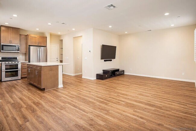 Building Photo - 518 Surfbird Ln