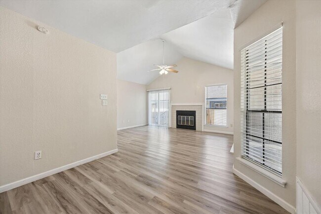 Building Photo - 14473 Robert I Walker Blvd