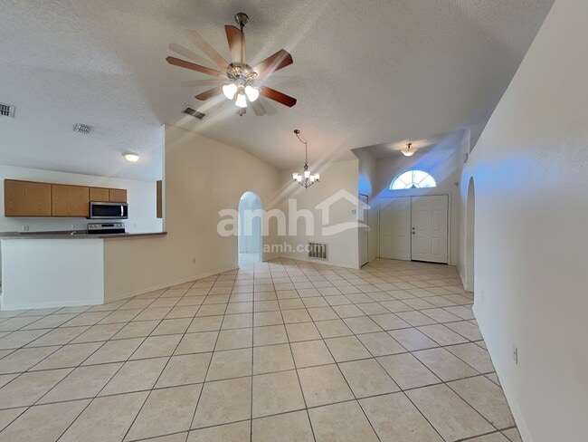 Building Photo - 784 Lake Doe Blvd