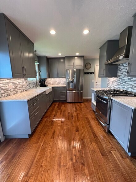 Kitchen - 1827 Truman Dr