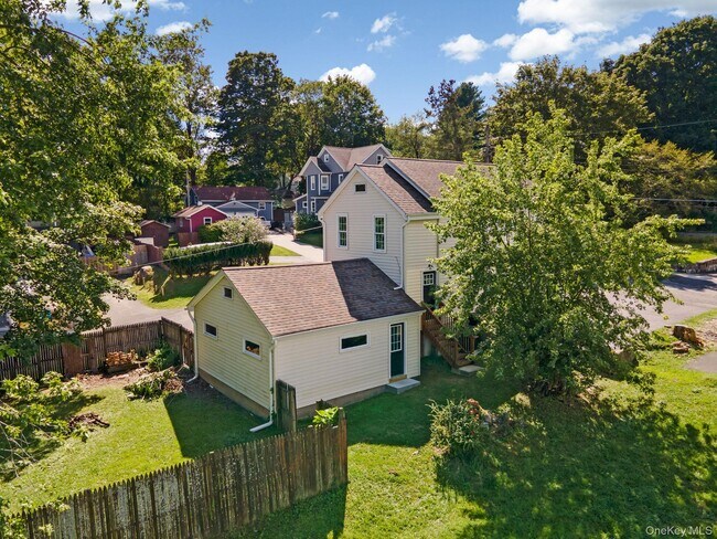 Building Photo - 1 2nd St