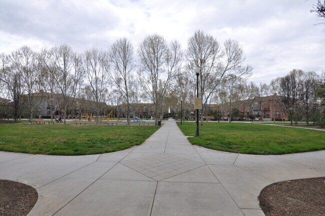 Building Photo - 1390 Saddle Rack St