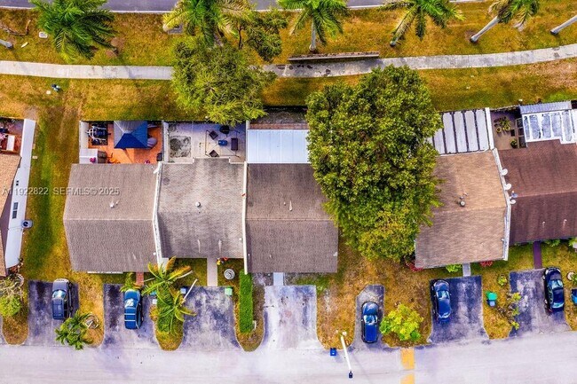 Building Photo - 5240 SW 139th Pl