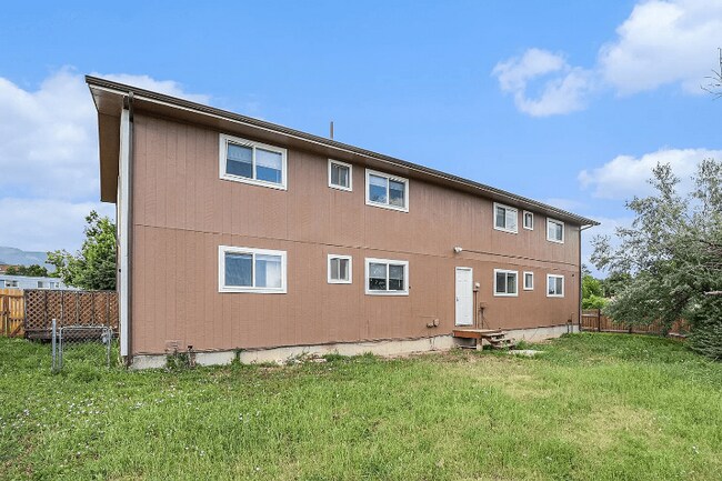 Building Photo - 4215 Loomis Ave