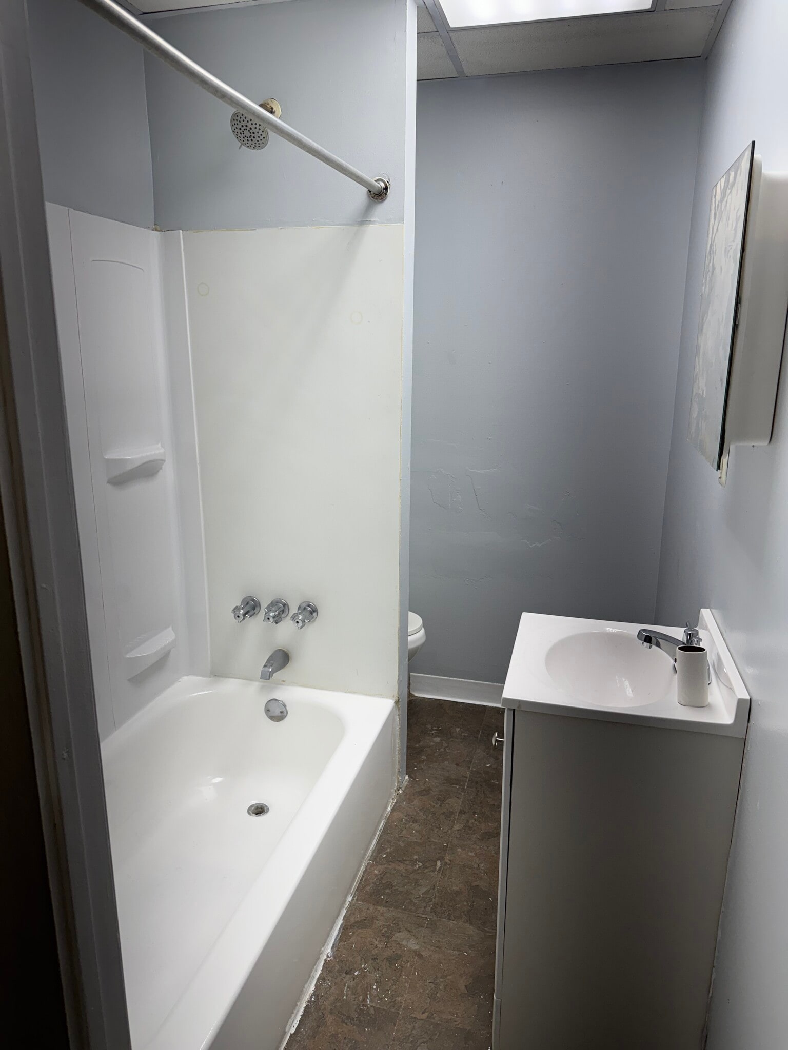 Building Photo - 559 N 63rd St