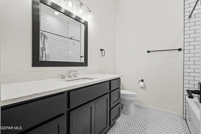 Building Photo - 13637 Chepstow Ct