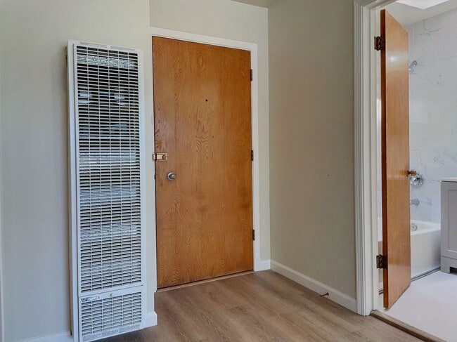 Building Photo - 1 Bed, 1 Bath Noe Valley Apartment - Parki...